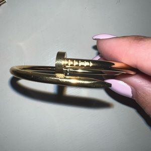GOLD NAIL BRACELET